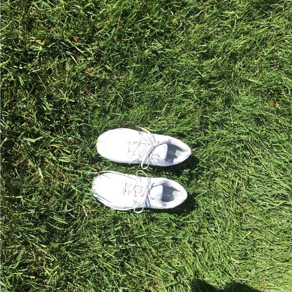 New Balance Sneakers-Size 7.5 - Picture 5 of 5